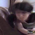 Garotinha chupa e leva pica do primo na xota