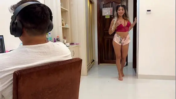 Ela vê seu cunhado se tocar e decide dar prazer anal como Michelly Ruiva