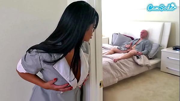 Latina peituda fudendo mae e filha polindo pau enorme
