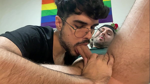 Gay guloso chupando piroca dura ao vivo na webcam